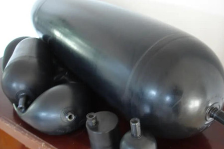 管路式蓄能器和纏繞式蓄能器區別在哪？